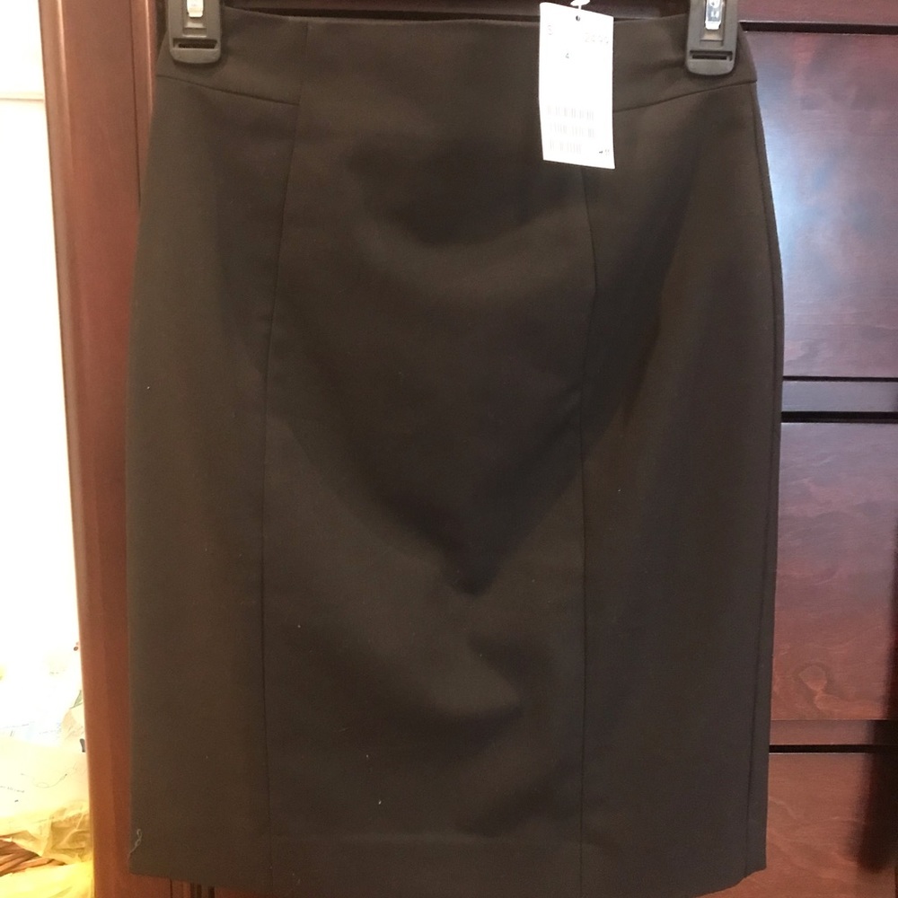 H & M black pencil skirt - size 4